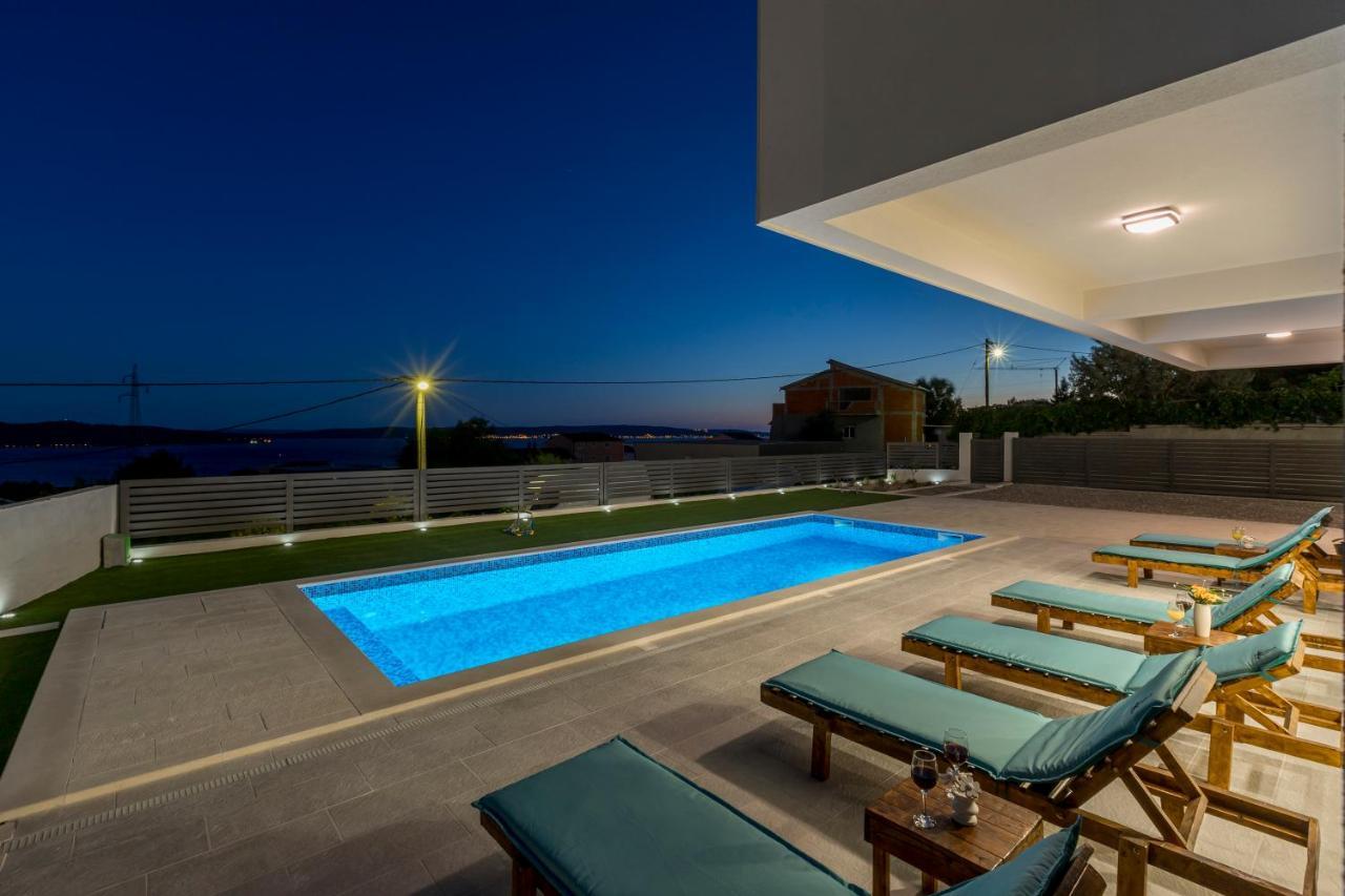 Luxury Villa La Nonna Ana - Heated Pool, Sea View, Near Split Kaštela Eksteriør billede