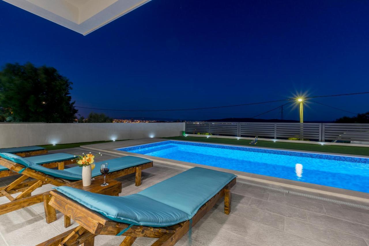 Luxury Villa La Nonna Ana - Heated Pool, Sea View, Near Split Kaštela Eksteriør billede