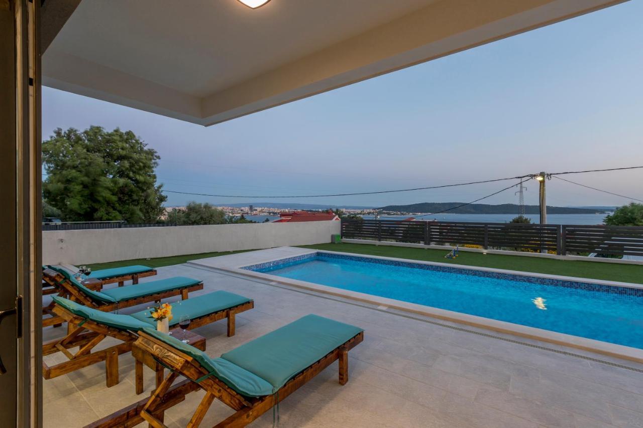 Luxury Villa La Nonna Ana - Heated Pool, Sea View, Near Split Kaštela Eksteriør billede